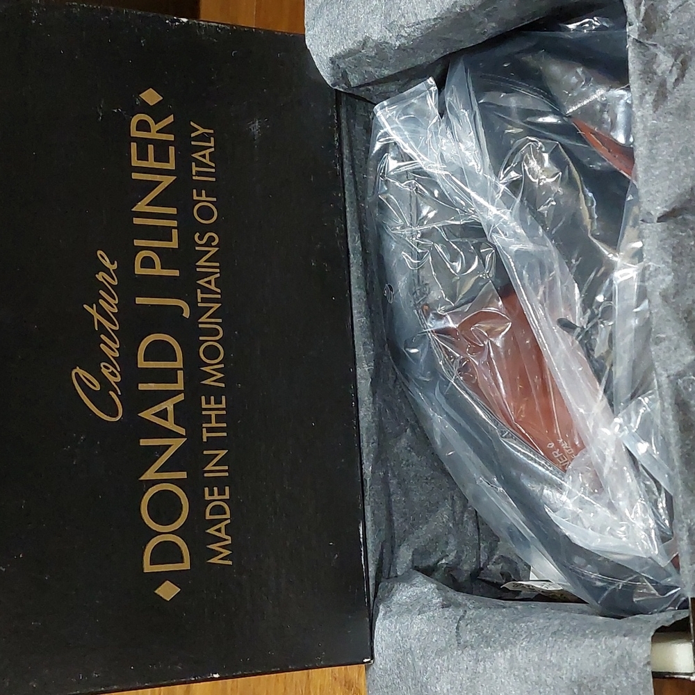 NEW Donald J Pliner Couture Italian Pumps - Picture 2 of 8